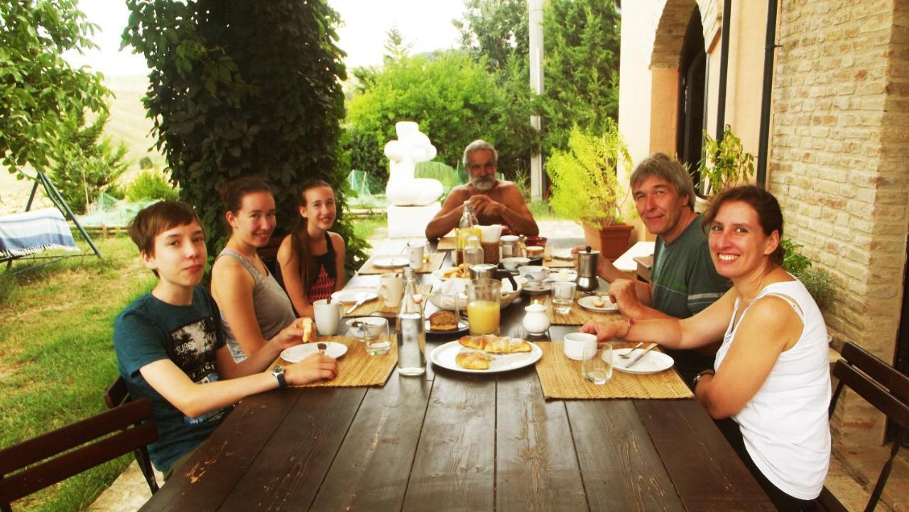 "La Casa Degli Ulivi Art B&B" Trecastelli Екстериор снимка