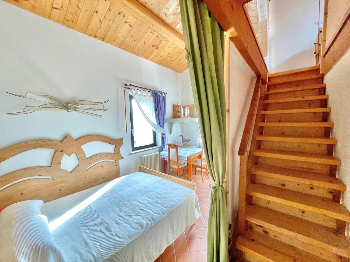 "La Casa Degli Ulivi Art B&B" Trecastelli Екстериор снимка