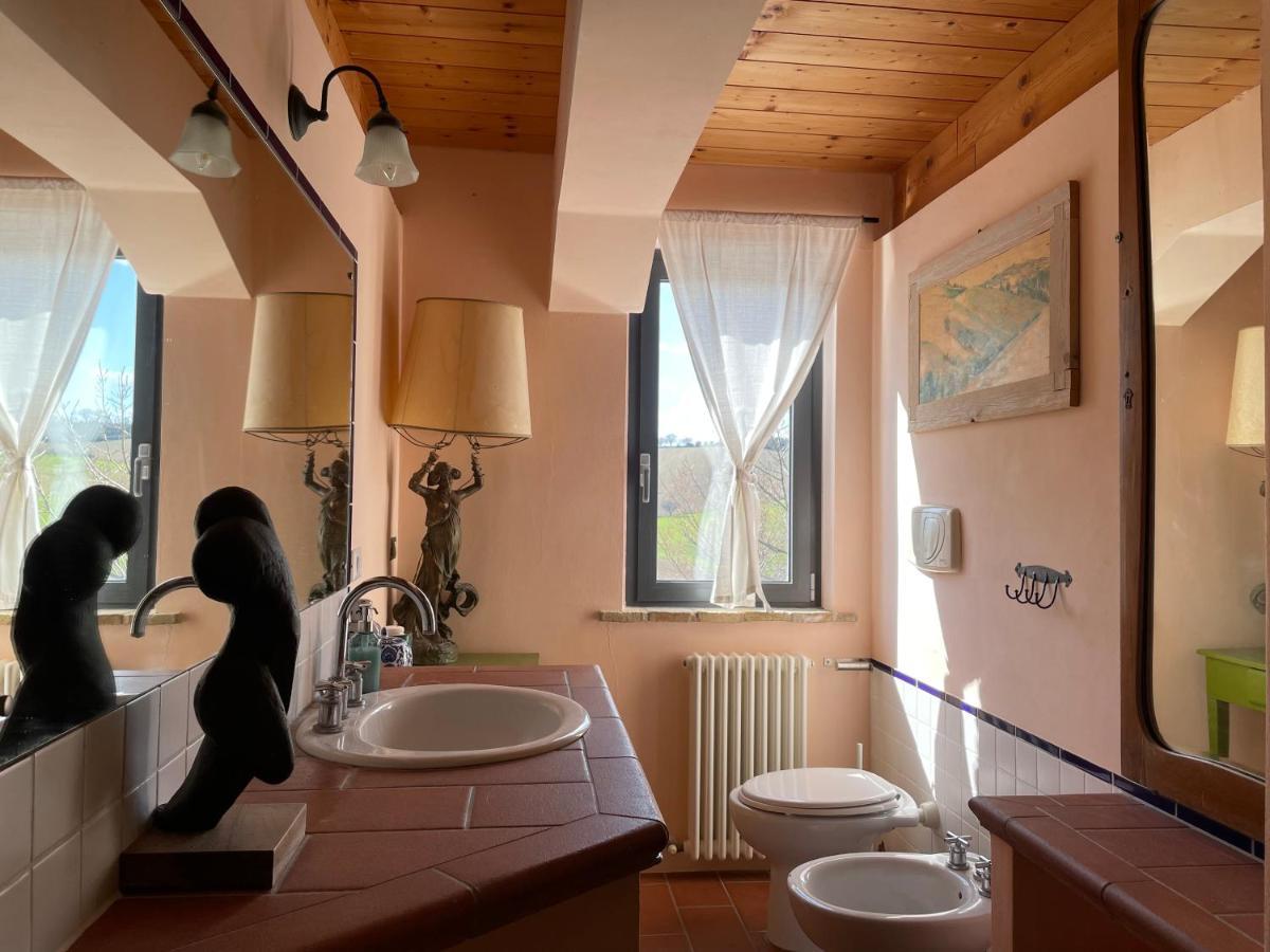 "La Casa Degli Ulivi Art B&B" Trecastelli Екстериор снимка
