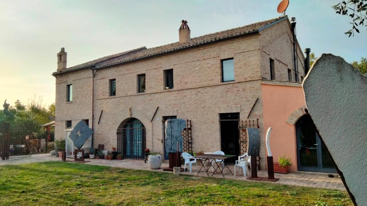 "La Casa Degli Ulivi Art B&B" Trecastelli Екстериор снимка